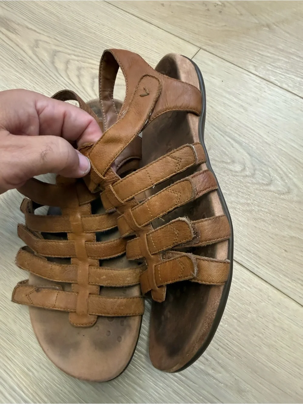 Vionic Harissa strappy brown leather orthotic footbed sandals women’s 10